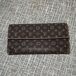 377.  Louis Vuitton Mini Lin Sarah Wallet w/COA